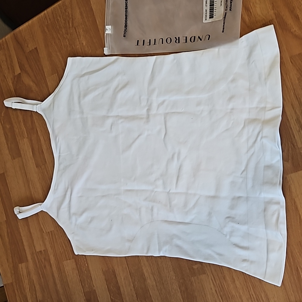 White cami - Picture 5 of 7